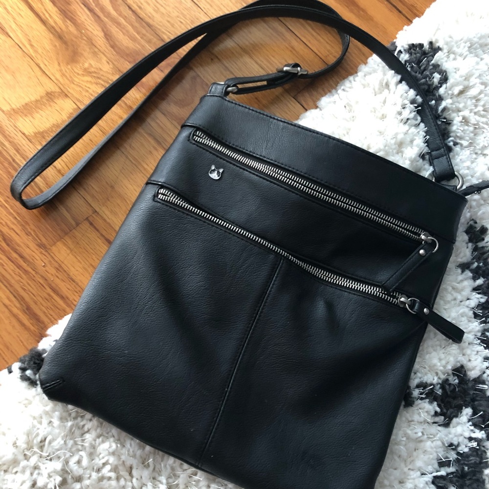 BLACK CROSSBODY BAG